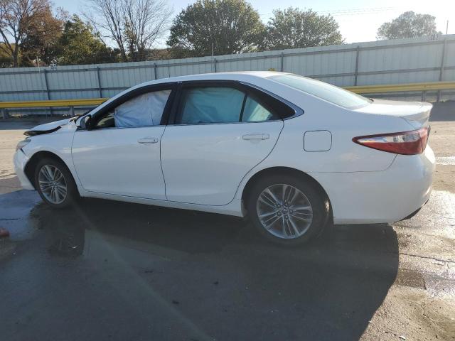4T1BF1FK8FU040619 - 2015 TOYOTA CAMRY LE 白色 照片 2
