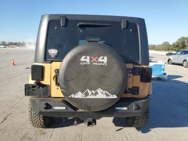 1C4HJWEG5DL684170 - 2013 JEEP WRANGLER U SAHARA Jaune photo 6