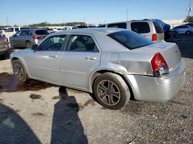 2C3JA43R15H528950 - 2005 CHRYSLER 300 SILVER photo 2