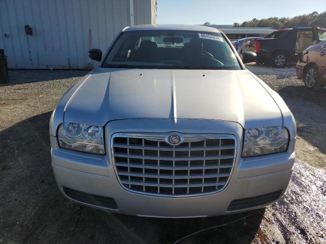 2C3JA43R15H528950 - 2005 CHRYSLER 300 SILVER photo 5