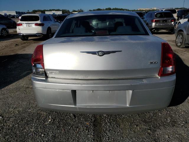 2C3JA43R15H528950 - 2005 CHRYSLER 300 SILVER photo 6