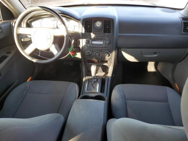 2C3JA43R15H528950 - 2005 CHRYSLER 300 SILVER photo 8