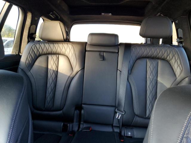 5UXCX4C53KLS38612 - 2019 BMW X7 XDRIVE50I WHITE photo 10