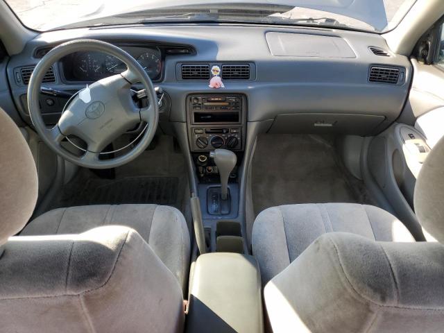 4T1BG22K3WU323633 - 1998 TOYOTA CAMRY CE GRAY photo 8