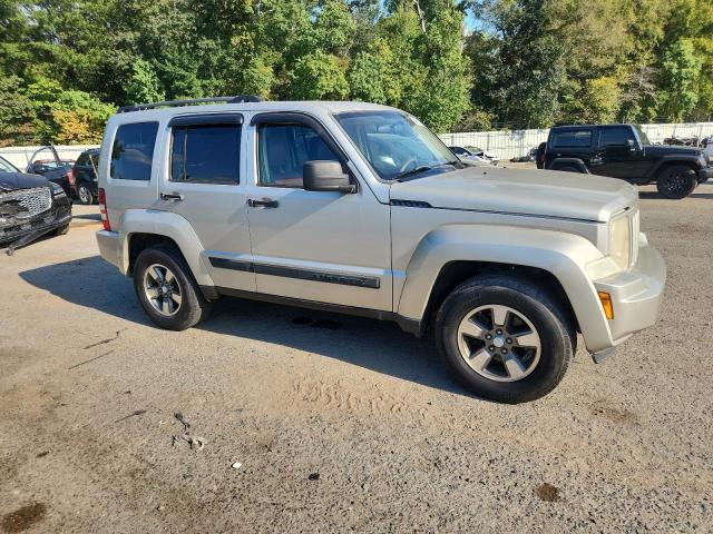 1J8GP28K98W134745 - 2008 JEEP LIBERTY SPORT GOLD photo 4