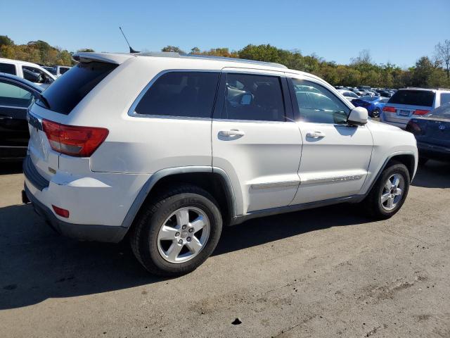 1J4RR4GG4BC712918 - 2011 JEEP GRAND CHER LAREDO WHITE photo 3