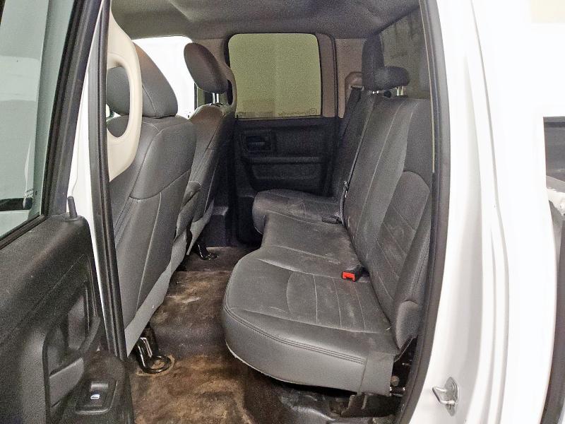 1C6RR6FGXJS336420 - 2018 RAM 1500 ST Blanc photo 10