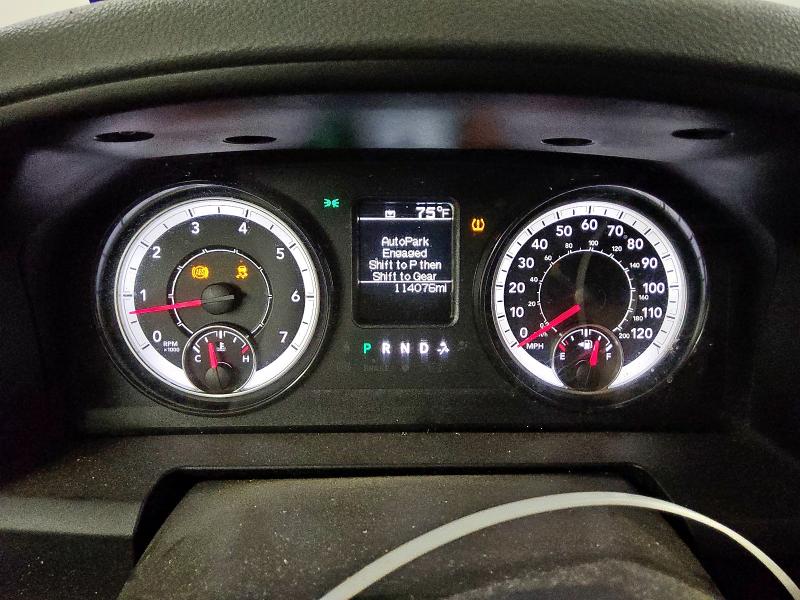 1C6RR6FGXJS336420 - 2018 RAM 1500 ST Blanc photo 9