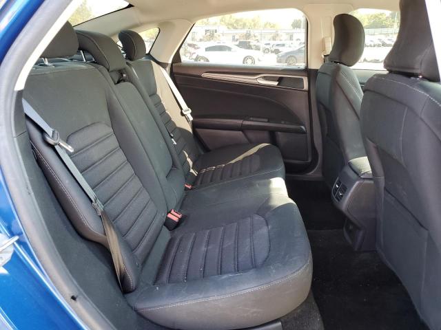 3FA6P0H78JR109854 - 2018 FORD FUSION SE BLUE photo 10