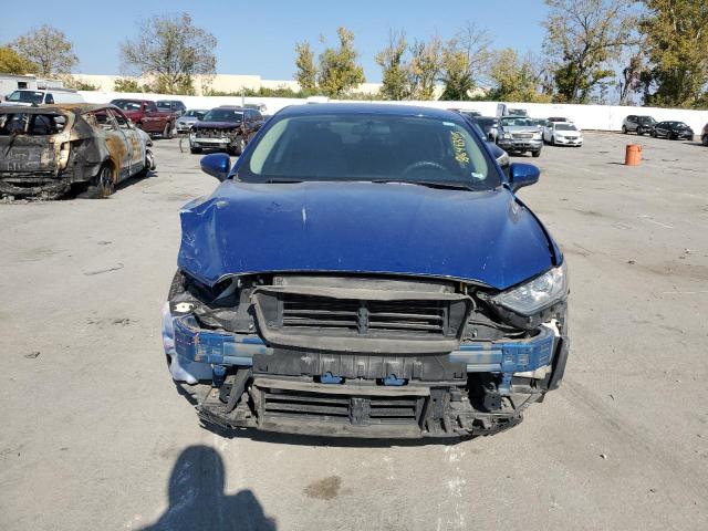 3FA6P0H78JR109854 - 2018 FORD FUSION SE BLUE photo 5