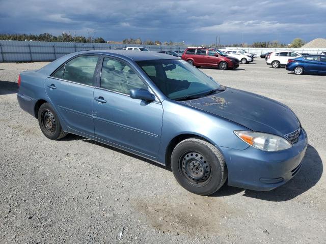 4T1BE32K13U747870 - 2003 TOYOTA CAMRY LE BLUE photo 4
