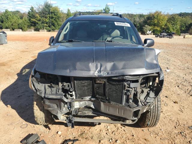 1J4GW48S44C358498 - 2004 JEEP GRAND CHER LAREDO GRAY photo 5