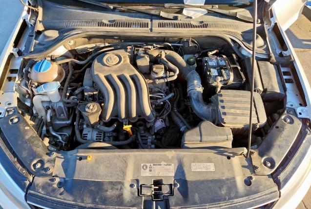 3VW2K7AJ4FM421502 - 2015 VOLKSWAGEN JETTA BASE SILVER photo 11