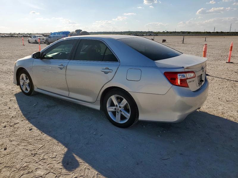 4T1BF1FK6EU748818 - 2014 TOYOTA CAMRY L 银色 照片 2