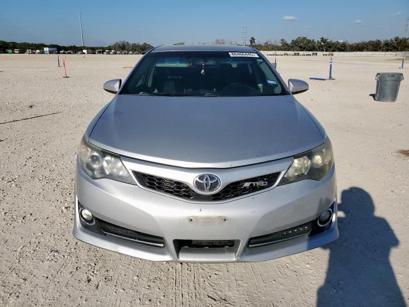4T1BF1FK6EU748818 - 2014 TOYOTA CAMRY L 银色 照片 5