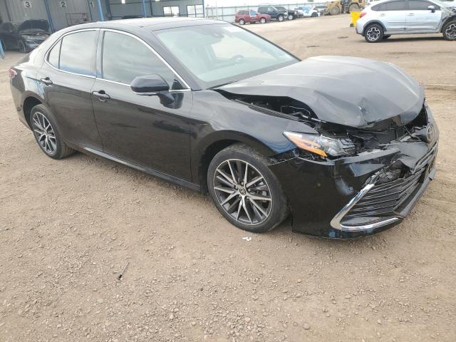 4T1FZ1AK2MU056327 - 2021 TOYOTA CAMRY XLE BLACK photo 4