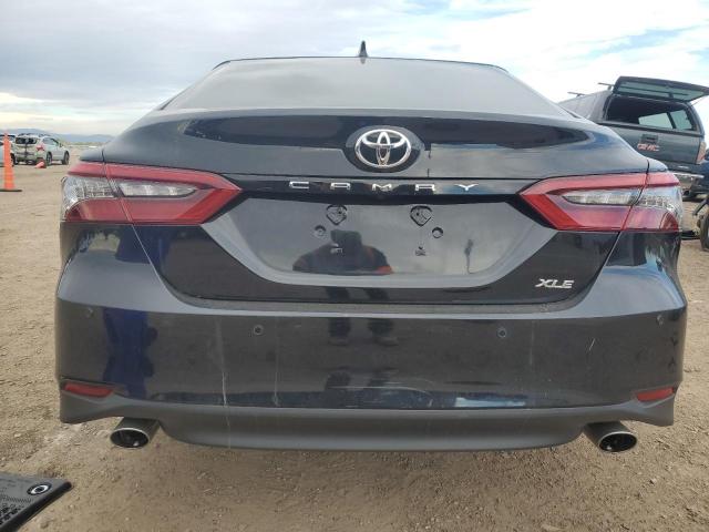 4T1FZ1AK2MU056327 - 2021 TOYOTA CAMRY XLE BLACK photo 6