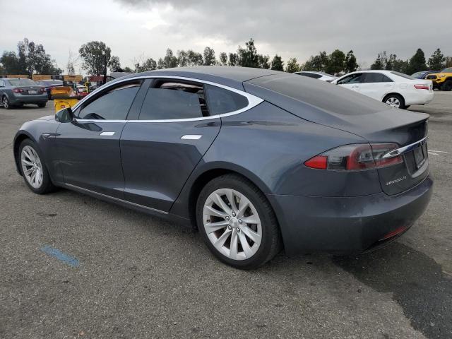 5YJSA1E19GF161133 - 2016 TESLA MODEL S GRAY photo 2