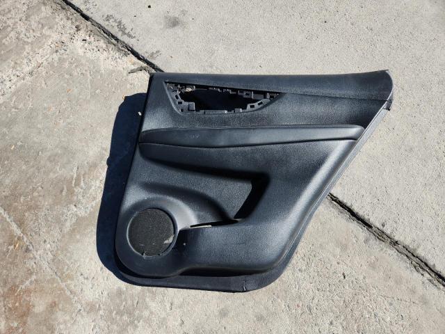 KNMAT2MV8GP682009 - 2016 NISSAN ROGUE S BLACK photo 13