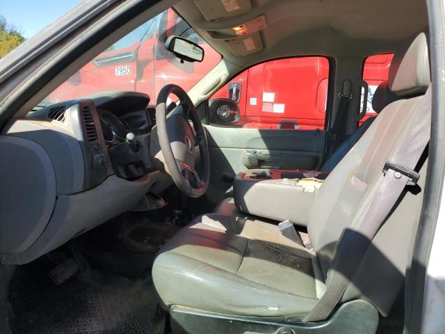 1GCHC23KX8F210973 - 2008 CHEVROLET SILVERADO C2500 HEAVY DUTY WHITE photo 7