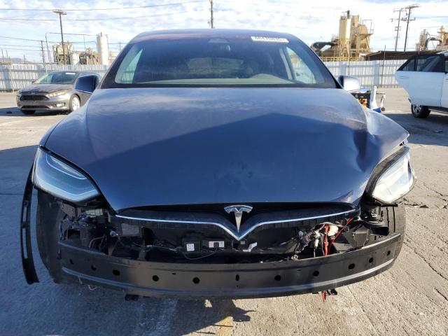 5YJXCDE29JF092218 - 2018 TESLA MODEL X GRAY photo 5