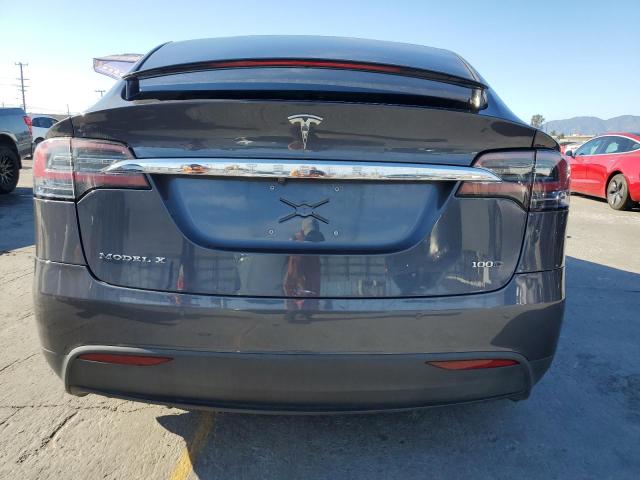 5YJXCDE29JF092218 - 2018 TESLA MODEL X GRAY photo 6