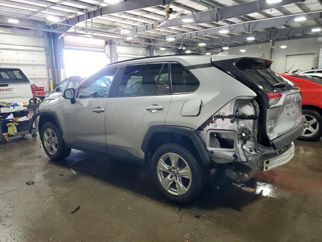 2T3P1RFV1LC102024 - 2020 TOYOTA RAV4 XLE SILVER photo 2