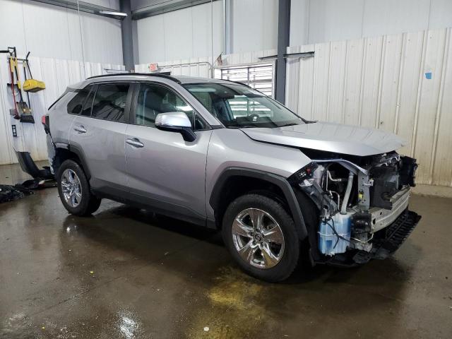 2T3P1RFV1LC102024 - 2020 TOYOTA RAV4 XLE SILVER photo 4