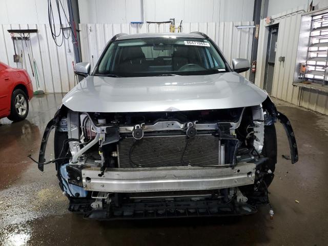 2T3P1RFV1LC102024 - 2020 TOYOTA RAV4 XLE SILVER photo 5