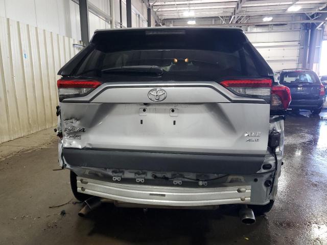 2T3P1RFV1LC102024 - 2020 TOYOTA RAV4 XLE SILVER photo 6