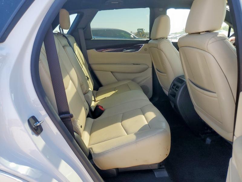 1GYKNBRS0HZ315229 - 2017 CADILLAC XT5 LUXURY WHITE photo 11