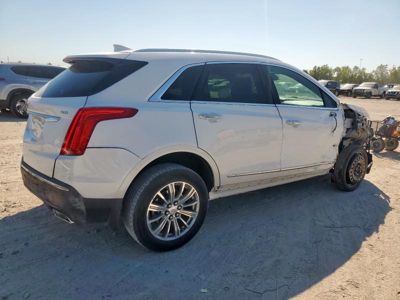 1GYKNBRS0HZ315229 - 2017 CADILLAC XT5 LUXURY WHITE photo 3