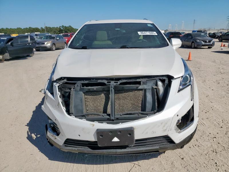 1GYKNBRS0HZ315229 - 2017 CADILLAC XT5 LUXURY WHITE photo 5