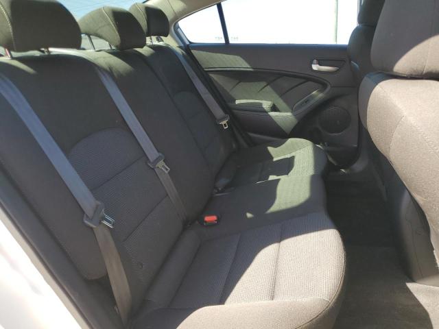 3KPFK4A76JE168564 - 2018 KIA FORTE LX WHITE photo 10