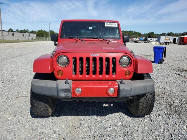 1C4BJWEG8CL262799 - 2012 JEEP WRANGLER U SAHARA RED photo 5