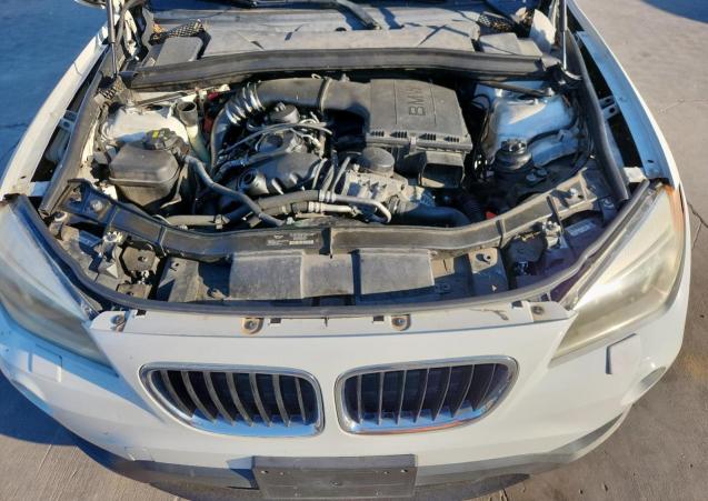 WBAVM5C59DVV89683 - 2013 BMW X1 XDRIVE35I WHITE photo 12