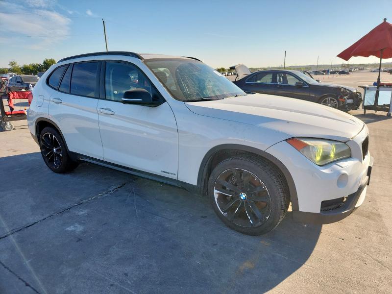 WBAVM5C59DVV89683 - 2013 BMW X1 XDRIVE35I WHITE photo 4