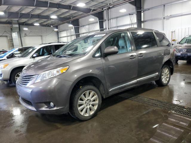 2014 TOYOTA SIENNA XLE, 