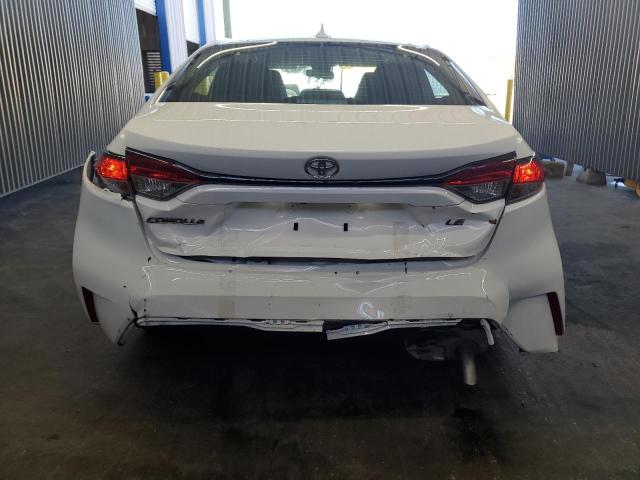 5YFEPMAE5NP286220 - 2022 TOYOTA COROLLA LE WHITE photo 6