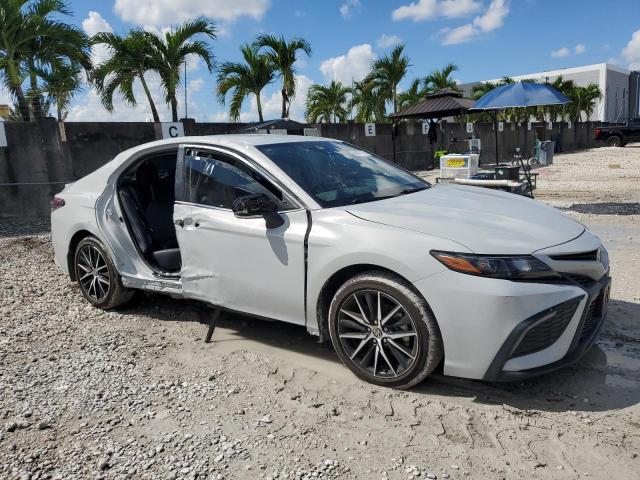 4T1G11AK9RU257516 - 2024 TOYT CAMRY SE NIGHT SHADE SILVER photo 4