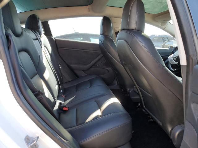 5YJ3E1EA0JF017390 - 2018 TESLA MODEL 3 თეთრი ფოტო 10