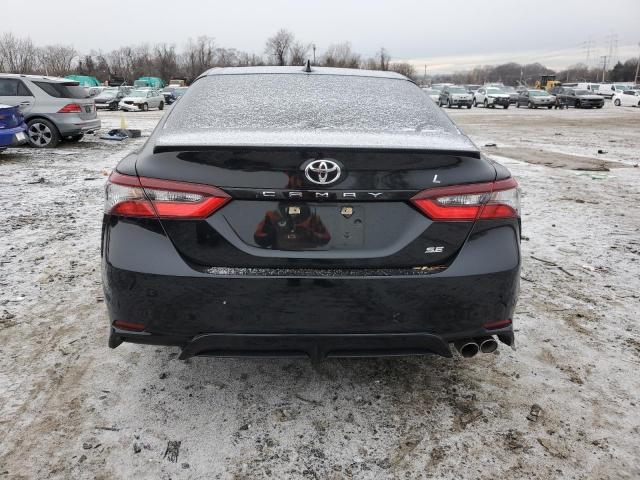 4T1G11AK2MU408026 - 2021 TOYOTA CAMRY SE BLACK photo 6