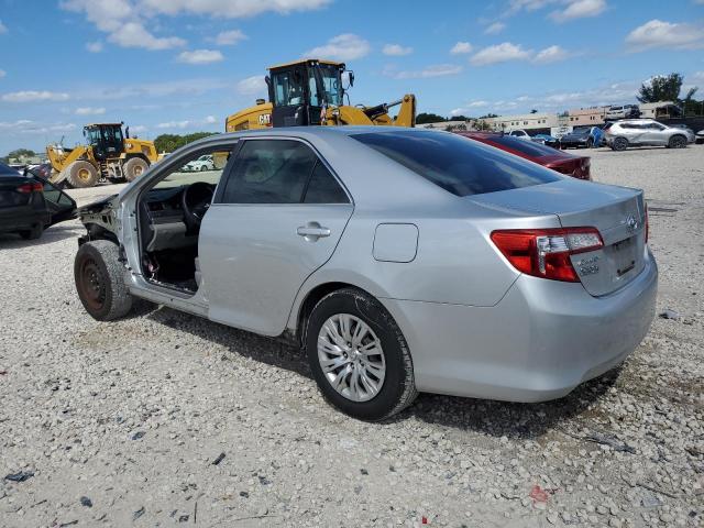 4T1BF1FK0CU583233 - 2012 TOYOTA CAMRY BASE SILVER photo 2