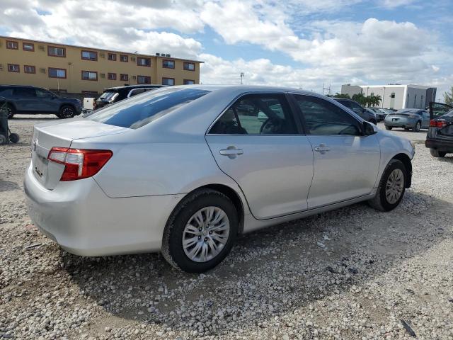 4T1BF1FK0CU583233 - 2012 TOYOTA CAMRY BASE SILVER photo 3