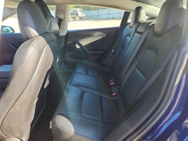 5YJ3E1EA6JF154284 - 2018 TESLA MODEL 3 Blau Foto 10