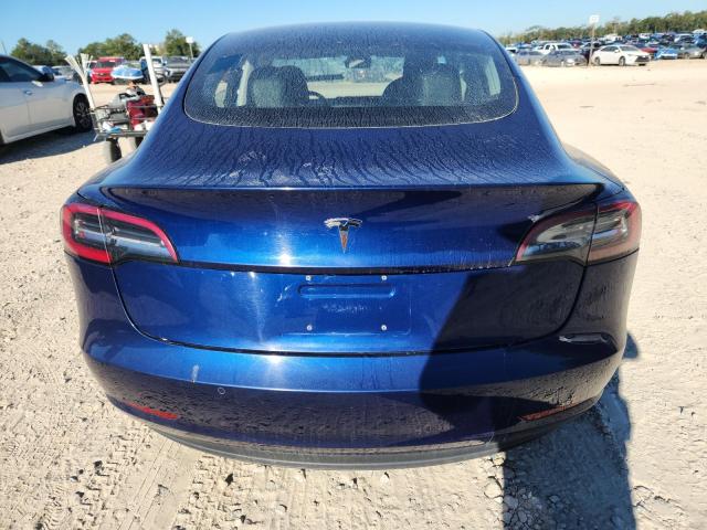 5YJ3E1EA6JF154284 - 2018 TESLA MODEL 3 Blau Foto 6