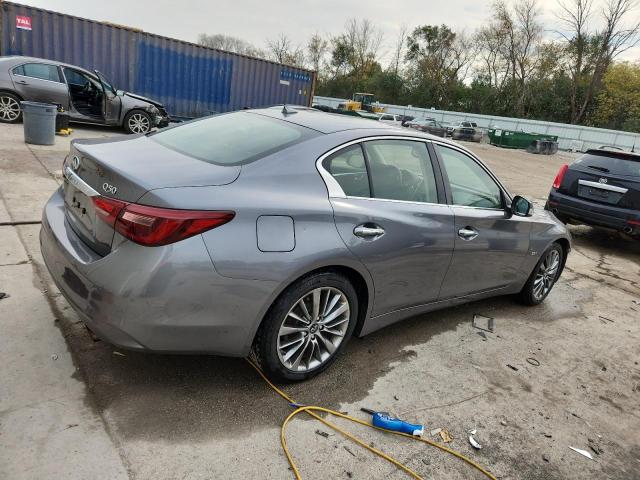 JN1EV7AR0JM437653 - 2018 INFINITI Q50 LUXE GRAY photo 3