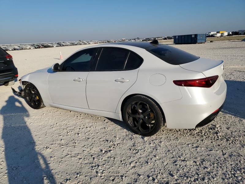 ZARFAECN8J7581290 - 2018 ALFA ROMEO GIULIA TI Blanc photo 2
