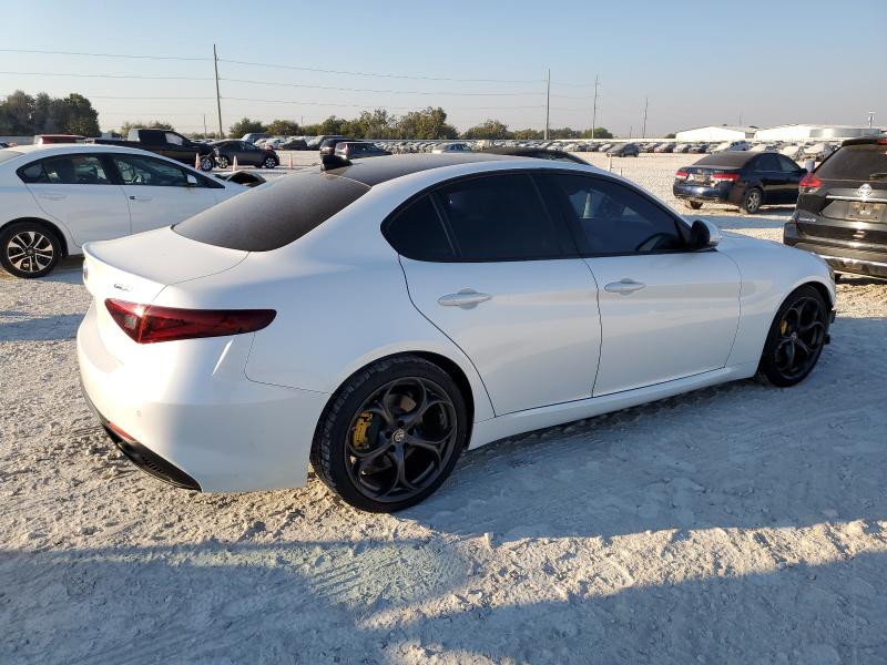 ZARFAECN8J7581290 - 2018 ALFA ROMEO GIULIA TI Blanc photo 3