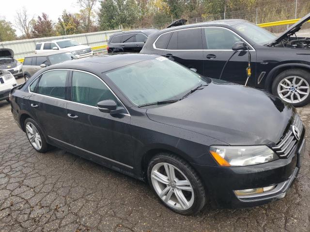 1VWCN7A37DC061914 - 2013 VOLKSWAGEN PASSAT SEL BLACK photo 4